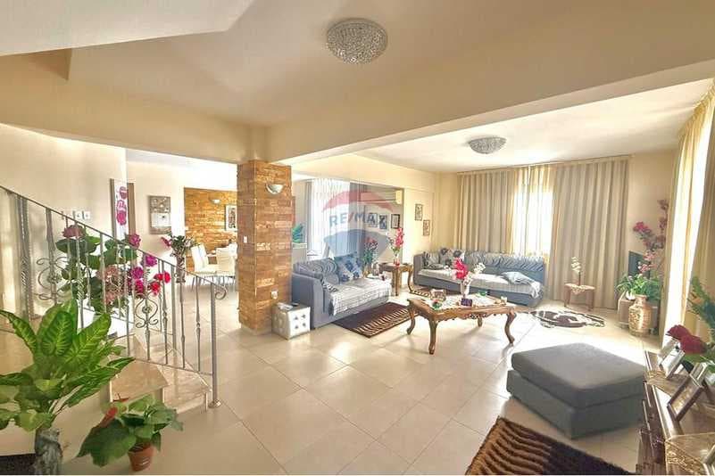 4-bedroom penthouse for sale