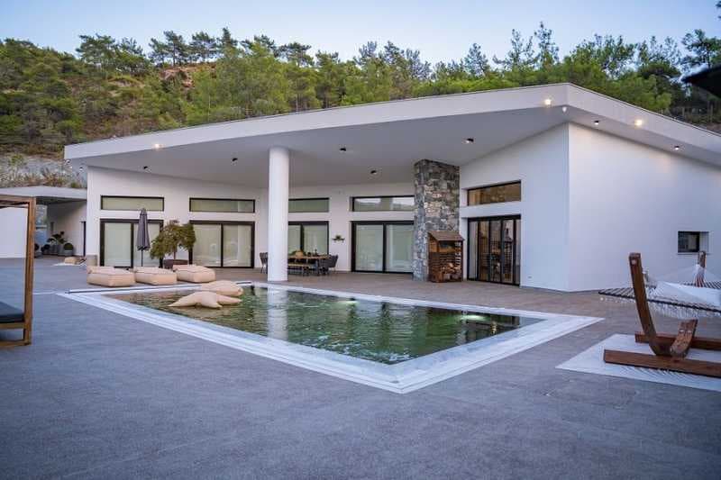 6-bedroom villa to rent