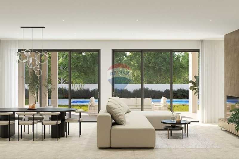 5-bedroom detached house for sale