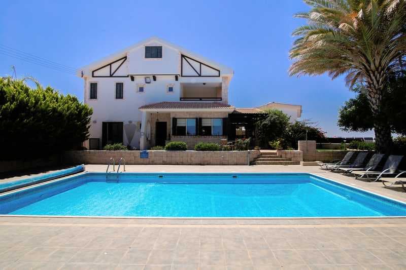 5-bedroom villa for sale