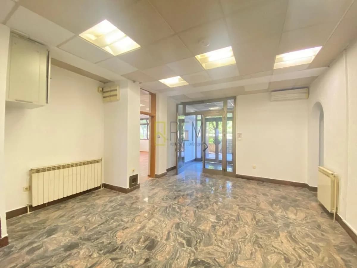 Prodajemo- poslovni prostor, površine 191m2