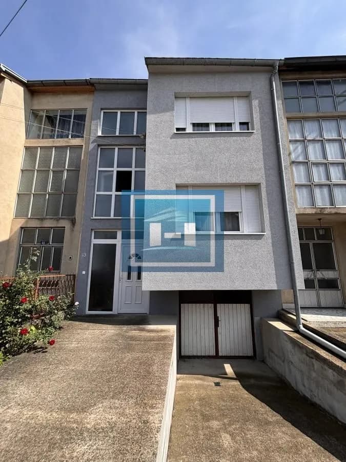 PRILIKA KOJA SE NE PROPUŠTA! Kuća na ODLIČNOJ lokaciji – idealna za stanovanje i investiciju!
