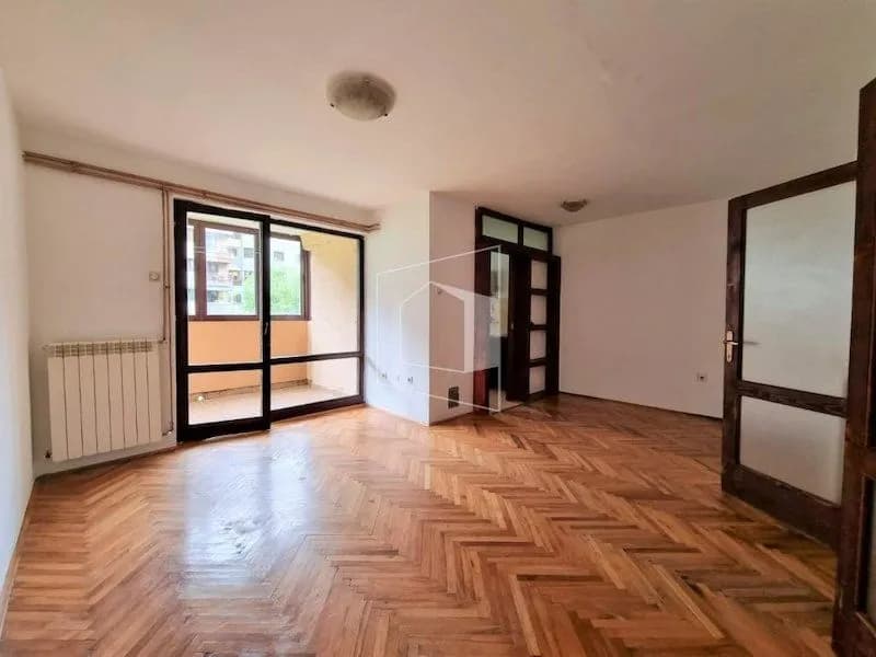 Trosoban stan, 90m2, Obilića poljana, Cetinje
