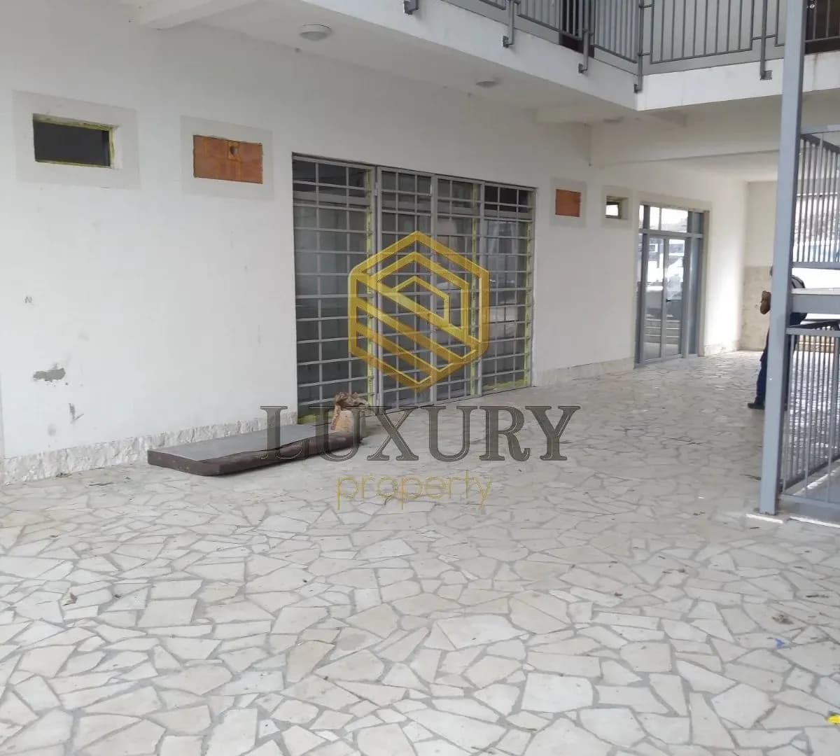Prodaja, Poslovni prostor, 94m2, Drač, Podgorica