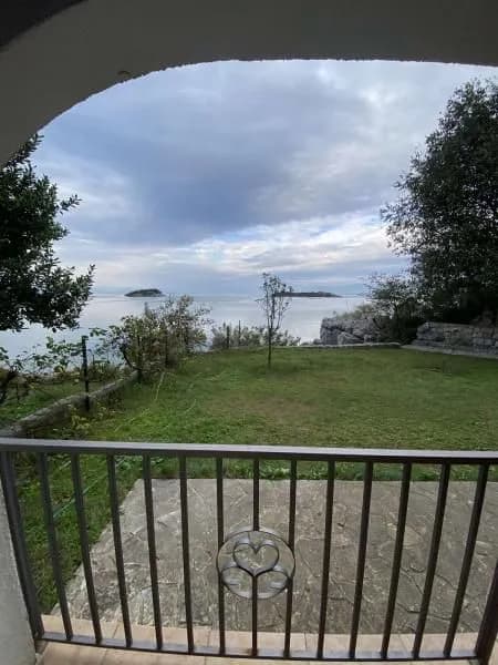 Prodaja, kuća na Ckla od 140 m2 , 300 m2 zemlje 150.000 e