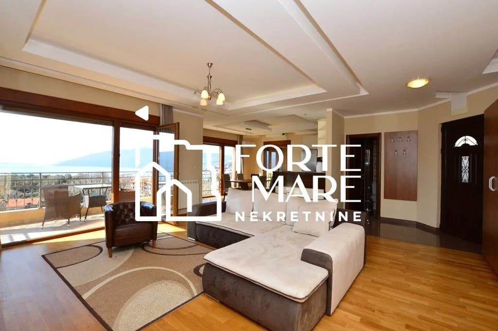 Prodaja, Stan, 140m2, Zelenika, Herceg Novi