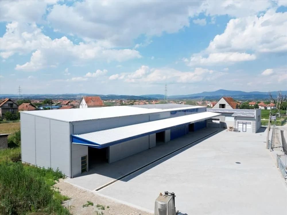 Izdavanje, Poslovni prostor, 920m2, Centar, Čačak