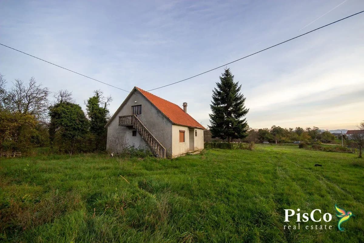 Dvije kuće, 150 m2 i 60 m2, na placu 5400 m2, Vir, Nikšić, Prodaja