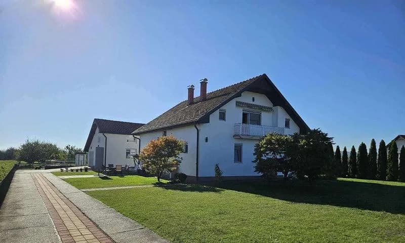 Prodaja, Kuća ili Vila, 200m2, Centar, Loznica