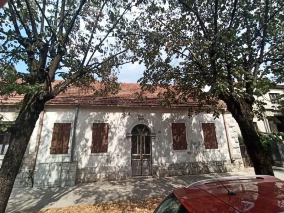 Prodaja, Kuća ili Vila, 582m2, Centar, Nikšić