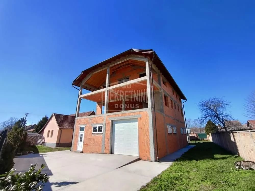 Prodaja, kuća 505 m2, Novo Selo, Subotica, Severno-Bački Okrug