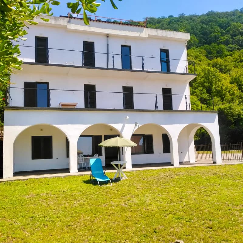 Spacious house with sea view and possibility of expansion in Petrovets