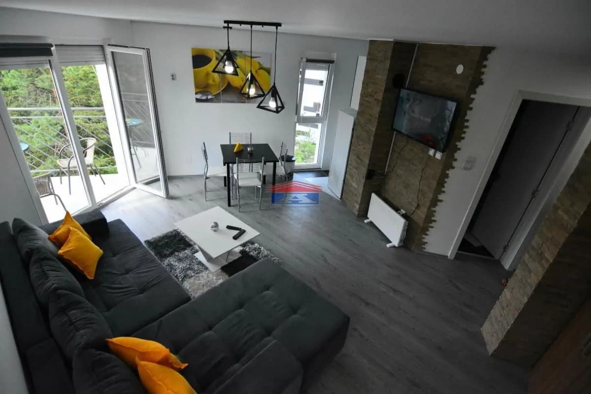 VALJEVO, DIVCIBARE, NOVOGRADNJA STAN - APARTMAN - SA PARKING MESTOM - 95000 E