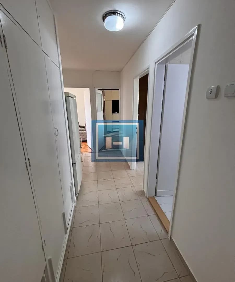 Dvosoban stan 2. sprat, Kajsijar, postoji mogućnost kupovine na kredit