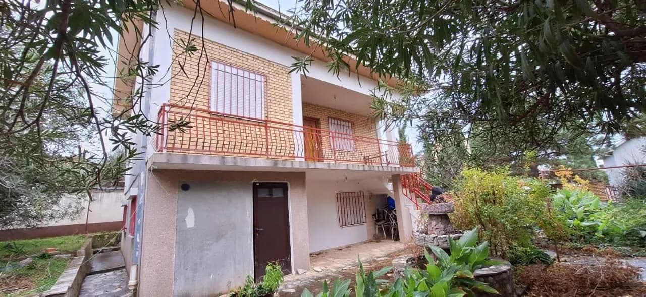 Apartment house for sale in Dobra-Voda, Bar.