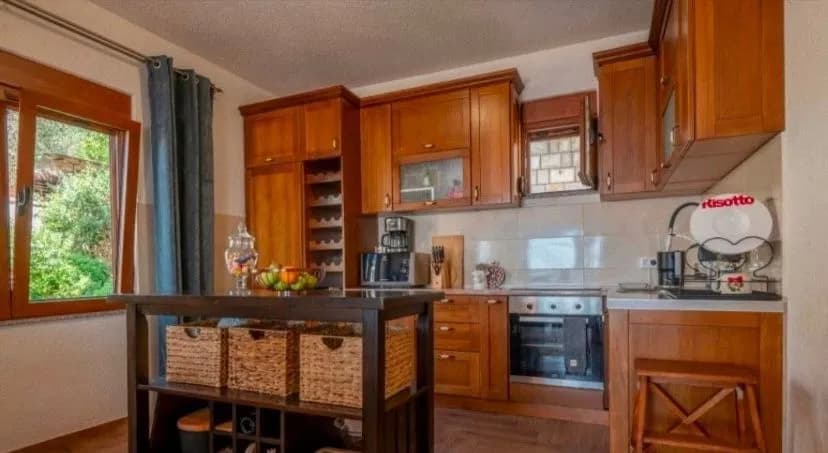 Prodaja, Kuća ili Vila, 500m2, Centar, Bar