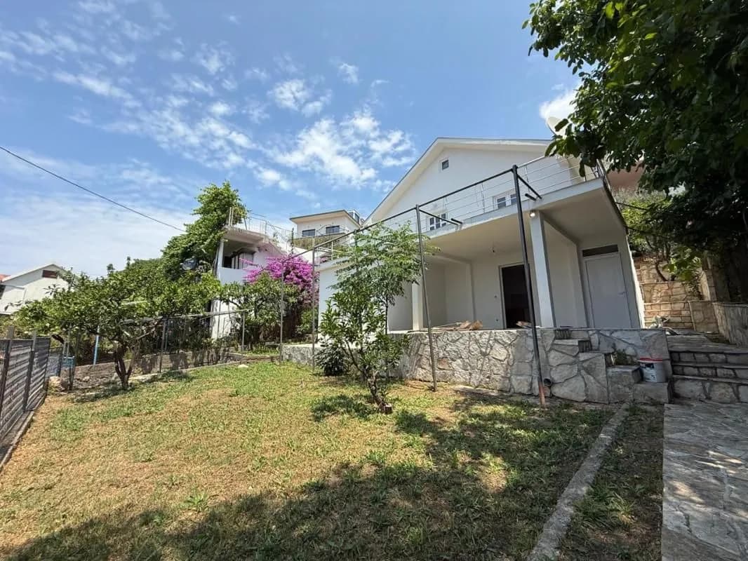 House for sale with a sea view of 136 m2 in Dobry Vody. Bar