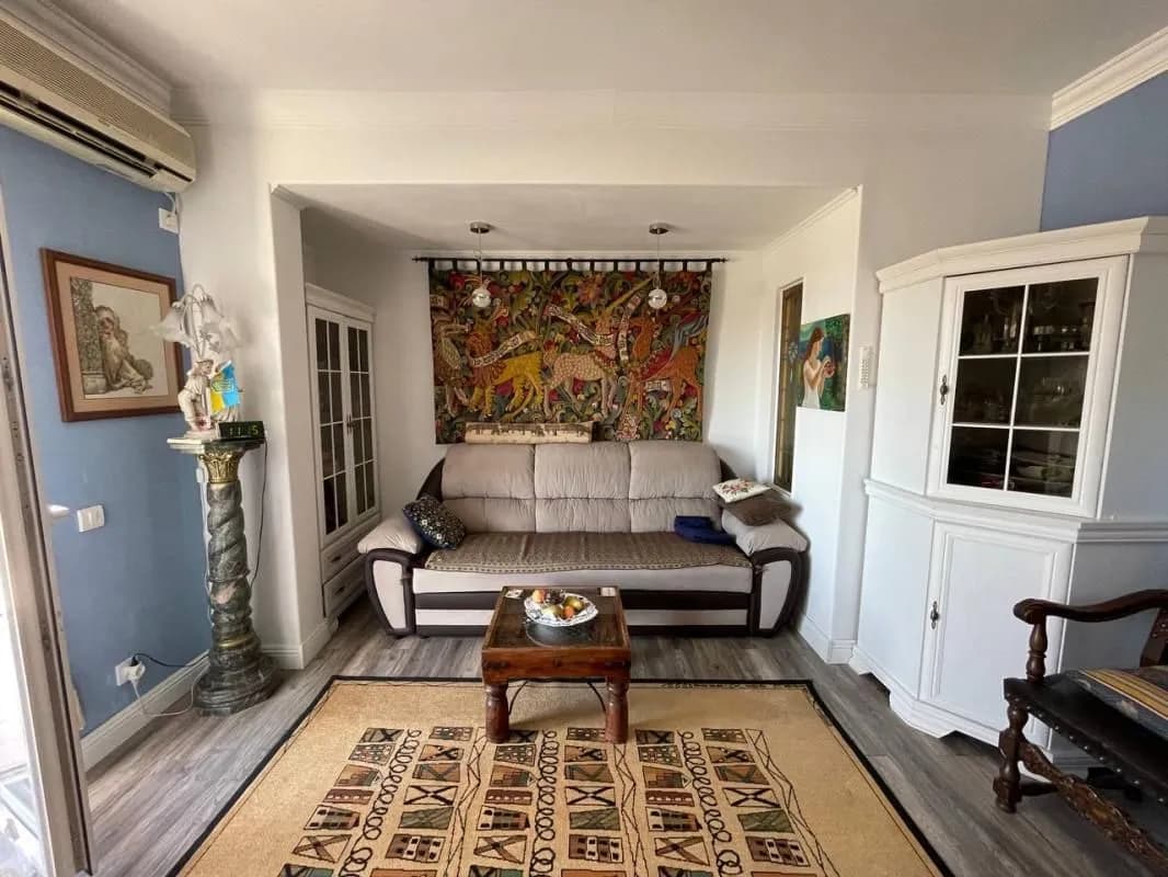 House for sale with garden and sea view in Sutomore.