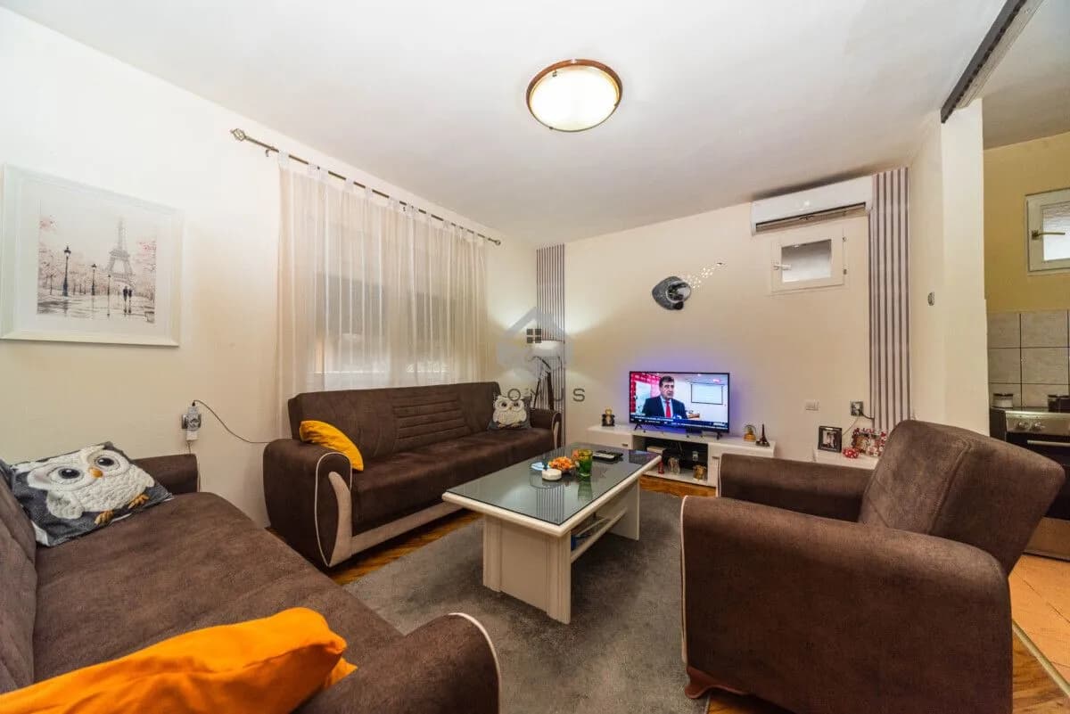 Porodična kuća 83m2 na placu 320m2, Tološi - Podgorica