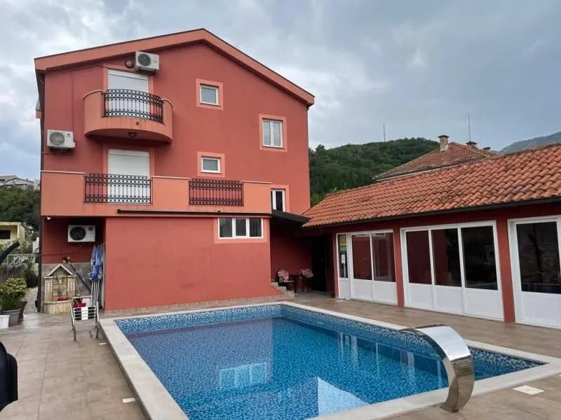 Prodaja, kuća u Herceg Novom 1000000 e