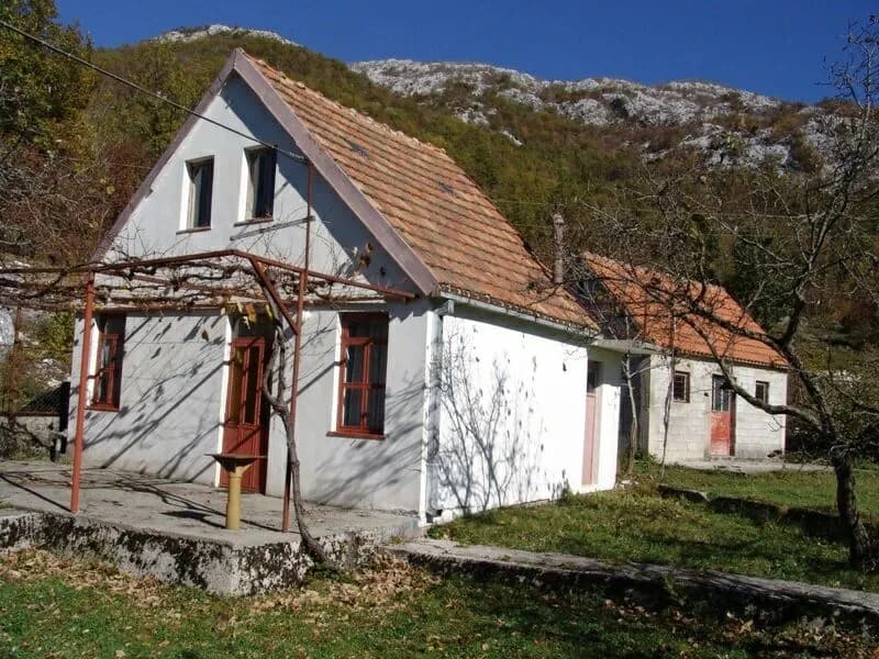 Vikendica for sale Cetinje 123m2