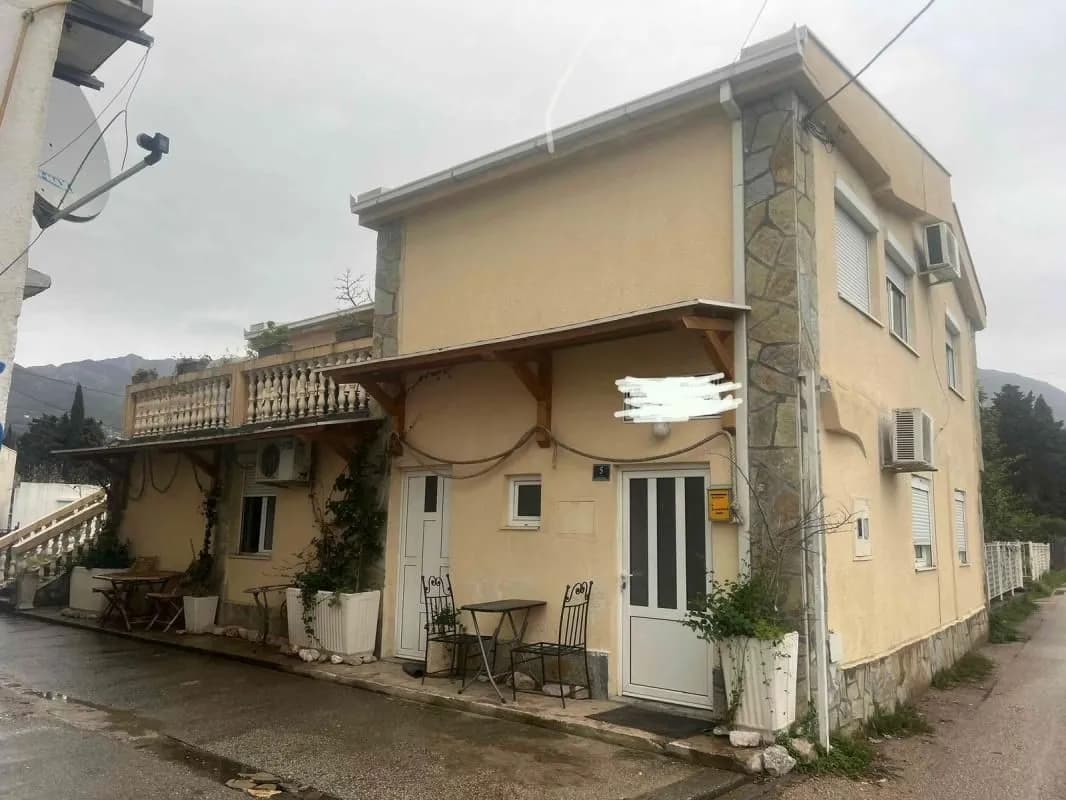 House for sale with 5 apartments in Bar