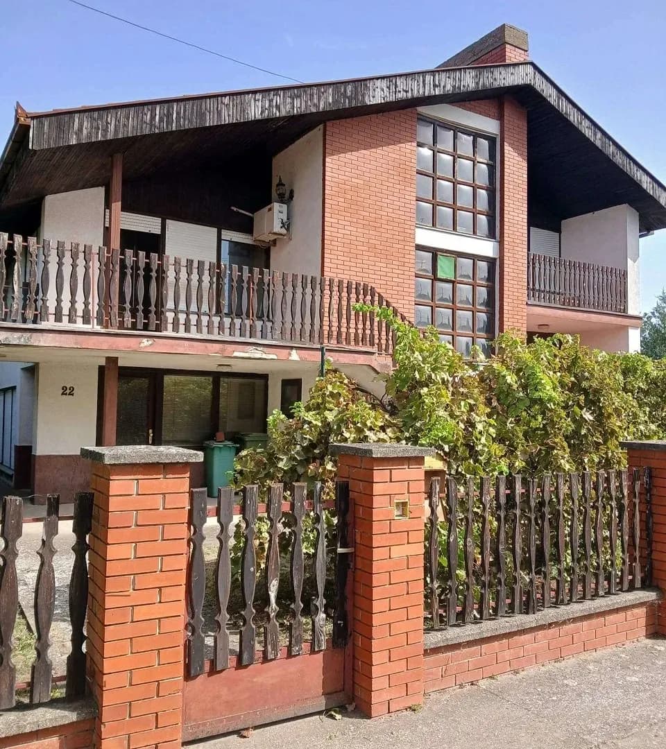 Prodaja, Kuća ili Vila, 145m2, Centar, Bačka Topola