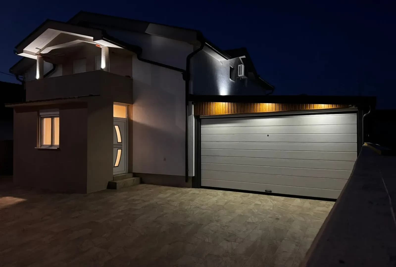 Prodaja, Kuća ili Vila, 200m2, Karaburško Polje, Podgorica