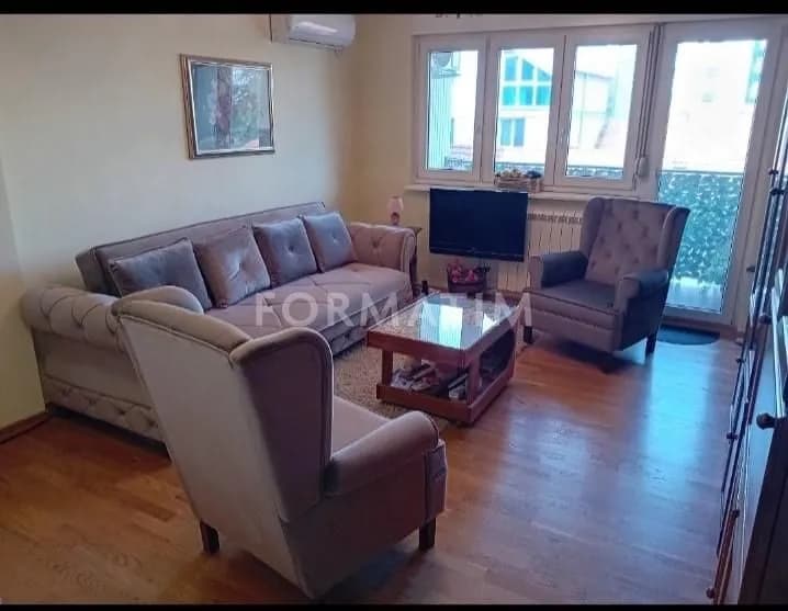 Prodaja, stan 68 m2, Centar, Čačak, Moravički Okrug