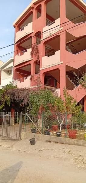 Prodaja, kuća sa 11 apartmana u Dobroj Vodi 265.000e