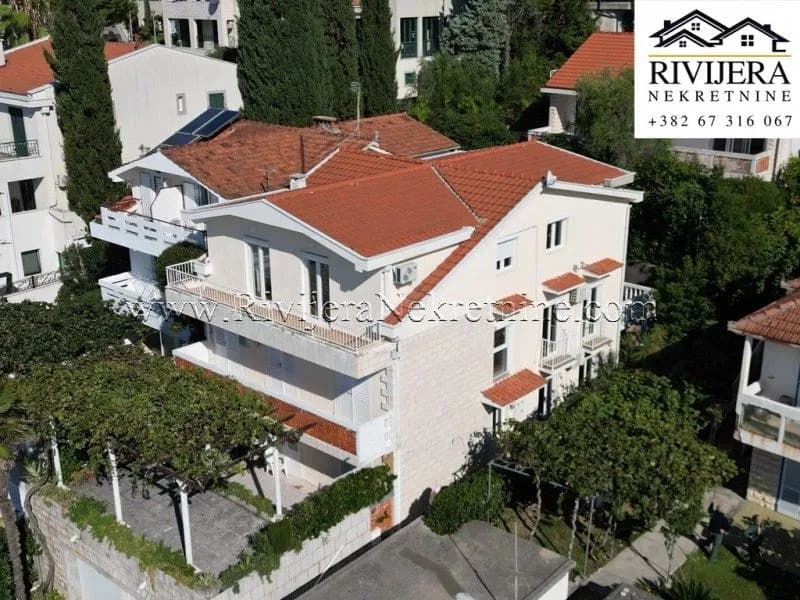 Dvojna kuca prvi red do mora Savina Herceg Novi