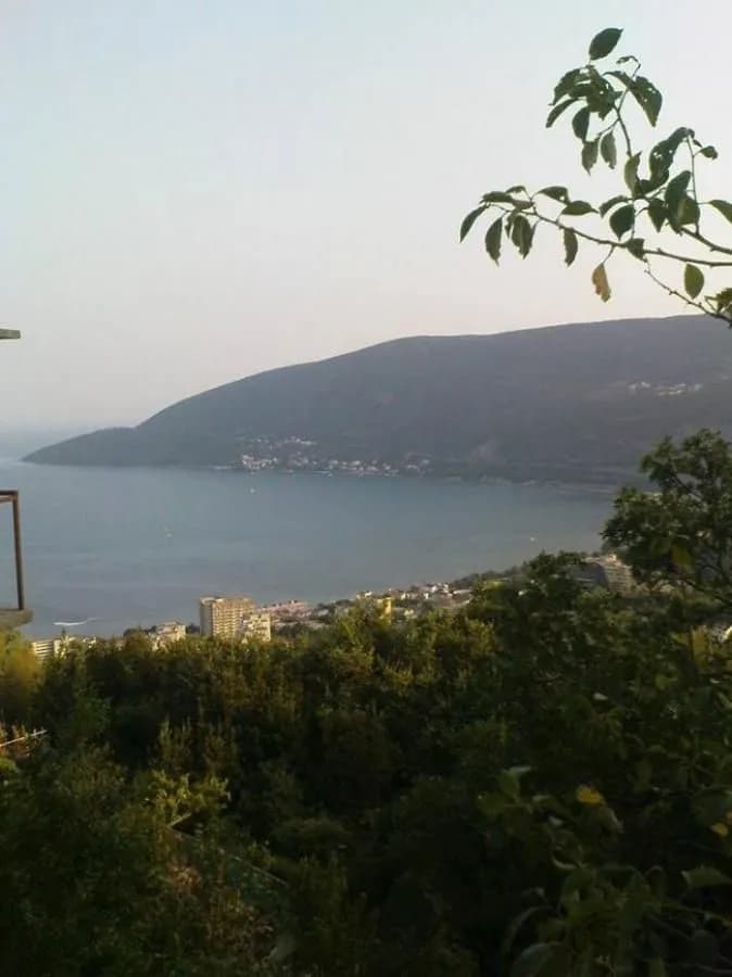 House with Large Plot and Sea View – Trebesin, Herceg Novi