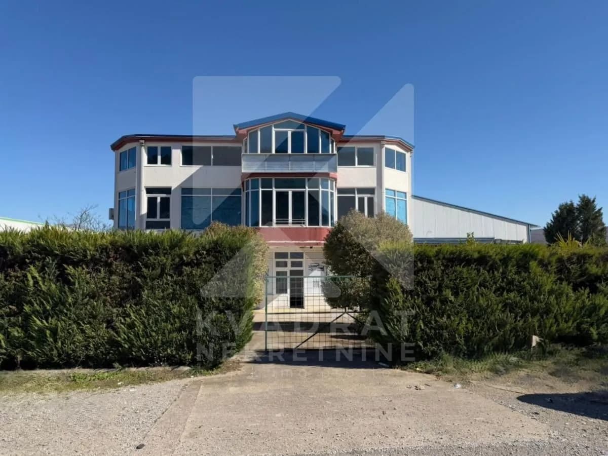 Prodaja, Poslovni prostor, Podgorica, Mareza, 900m2