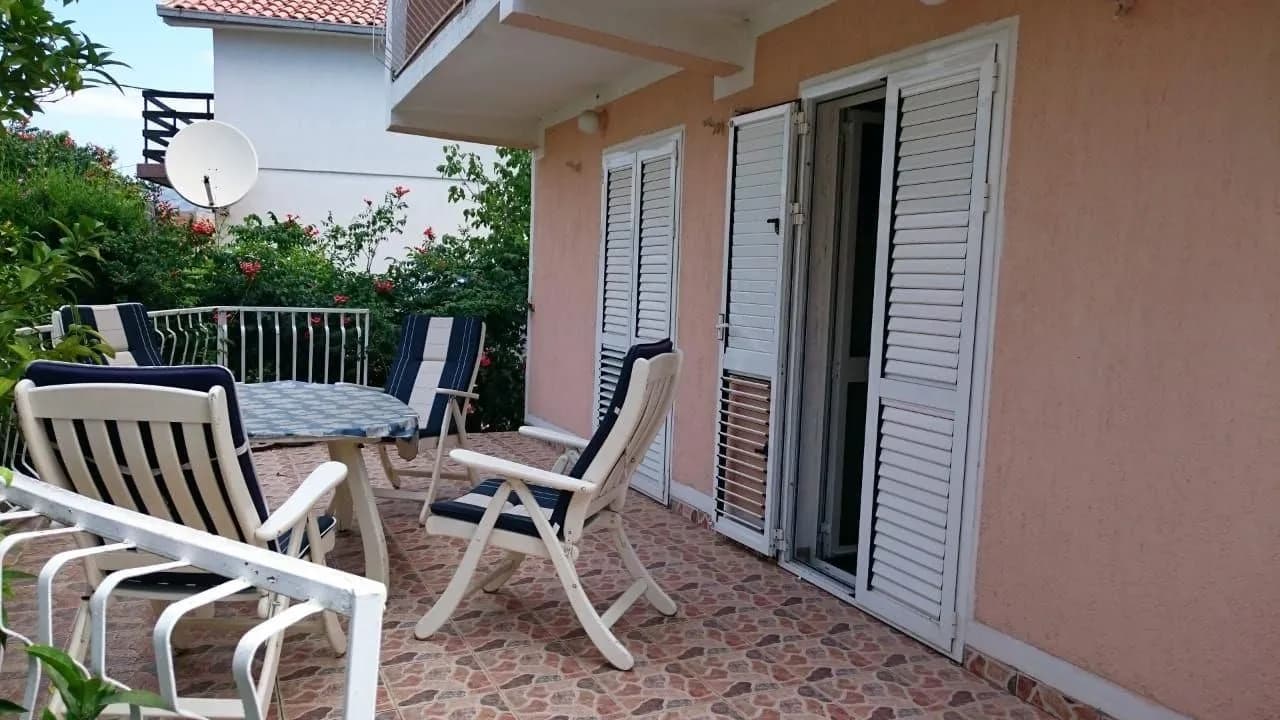 Two-storey legal house for sale in Solace 160 m2