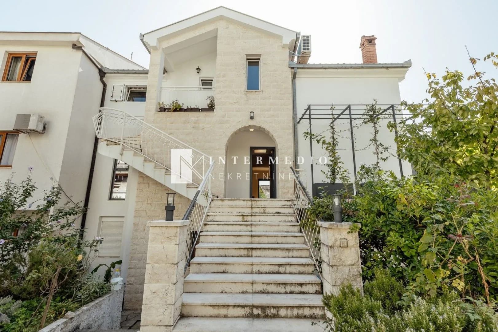 Prodaja, Stan, 180m2, Savina, Herceg Novi