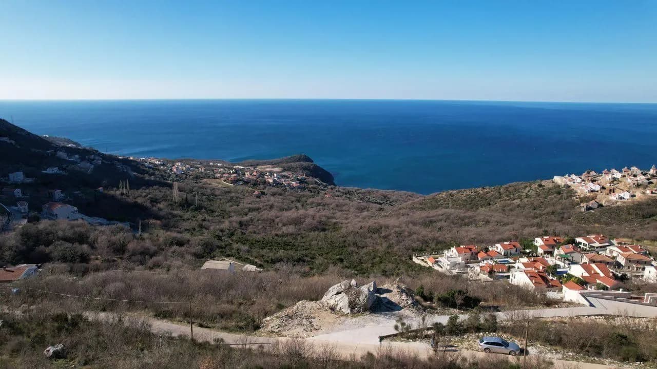 Zemljiste za izgradnju 7 vila -- 140 eura/m2