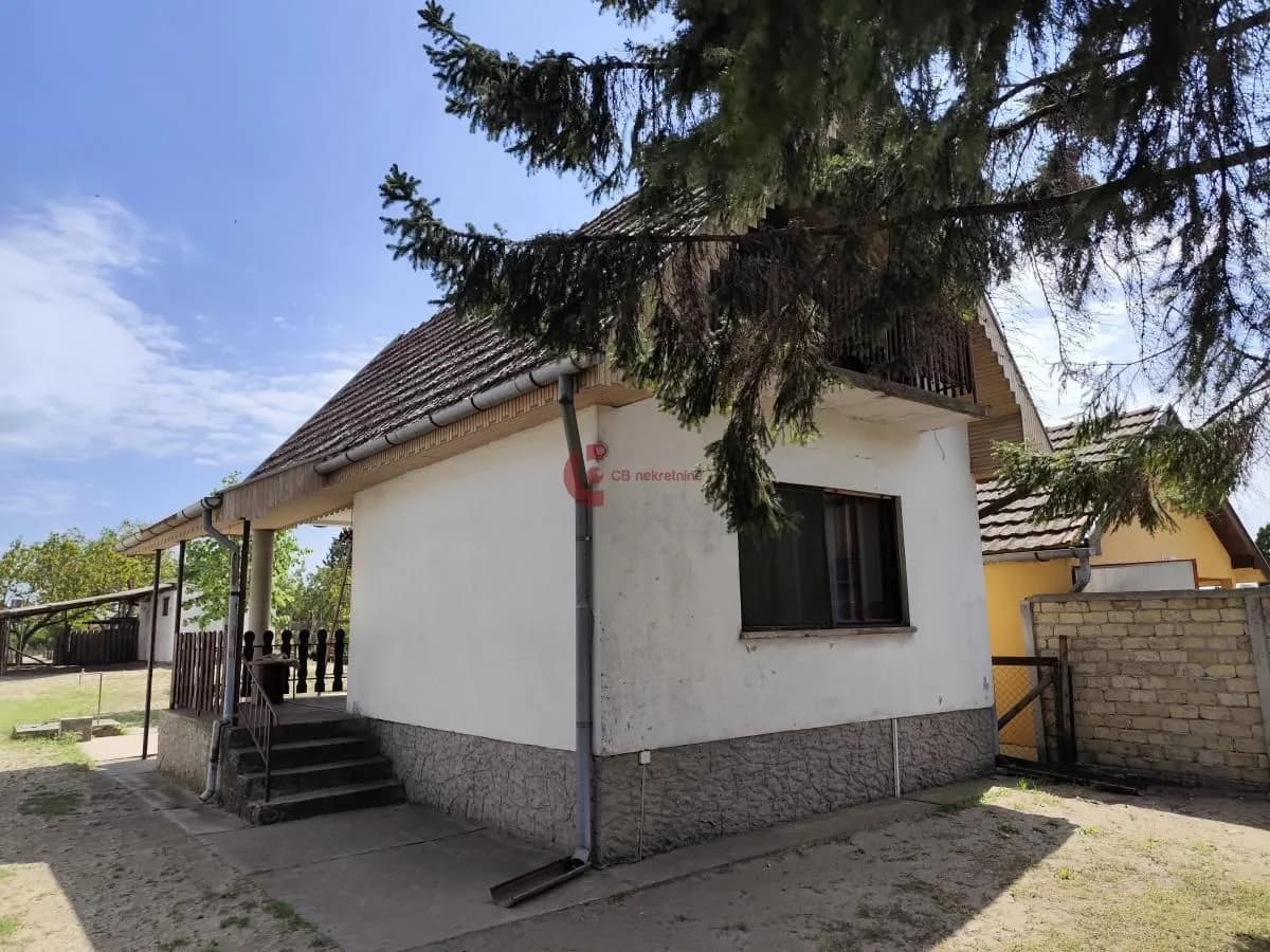 Manja kuća pored Kelebijske šume