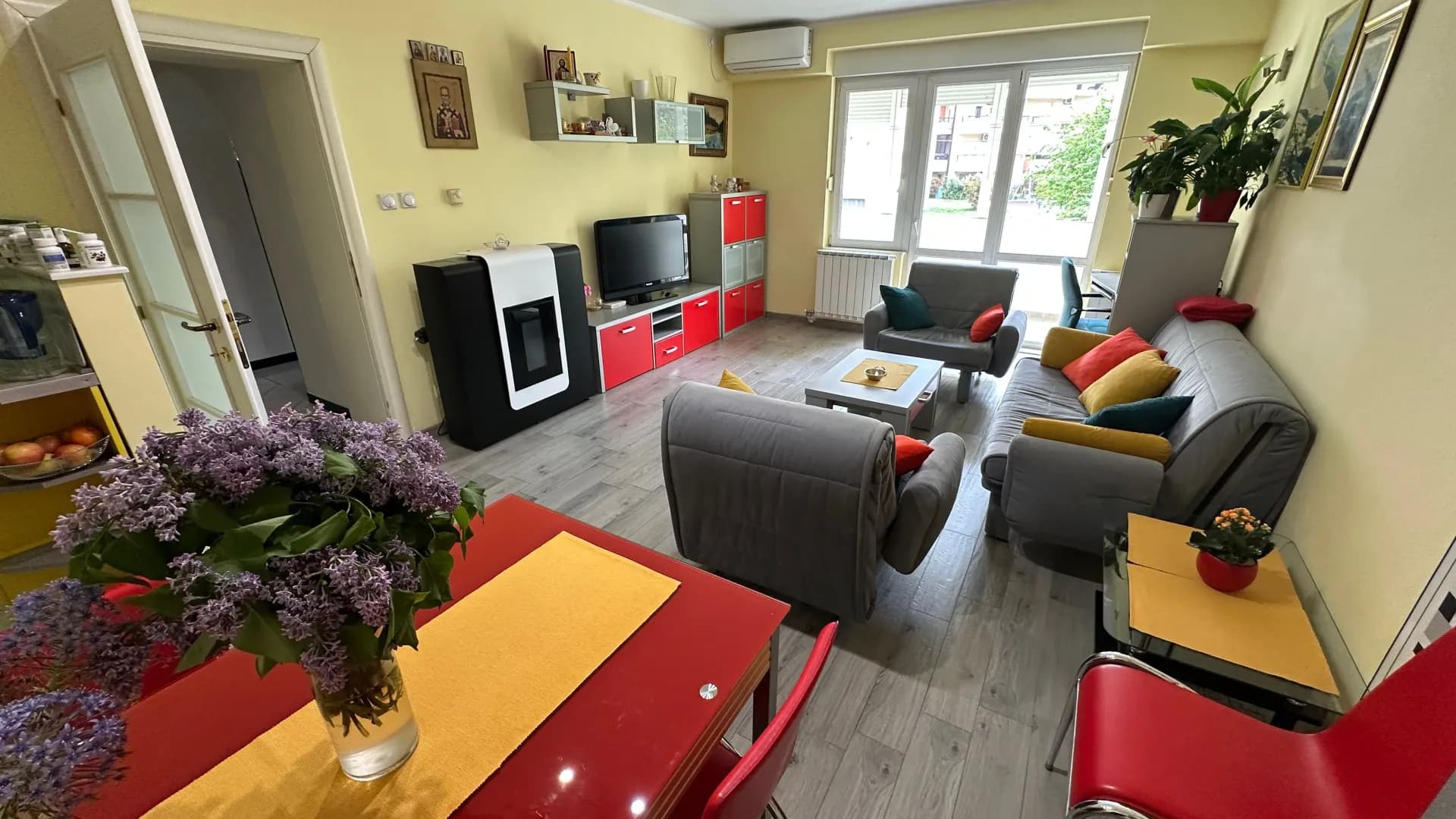 Prodaja, Stan, 65m2, Stara varoš, Nikšić