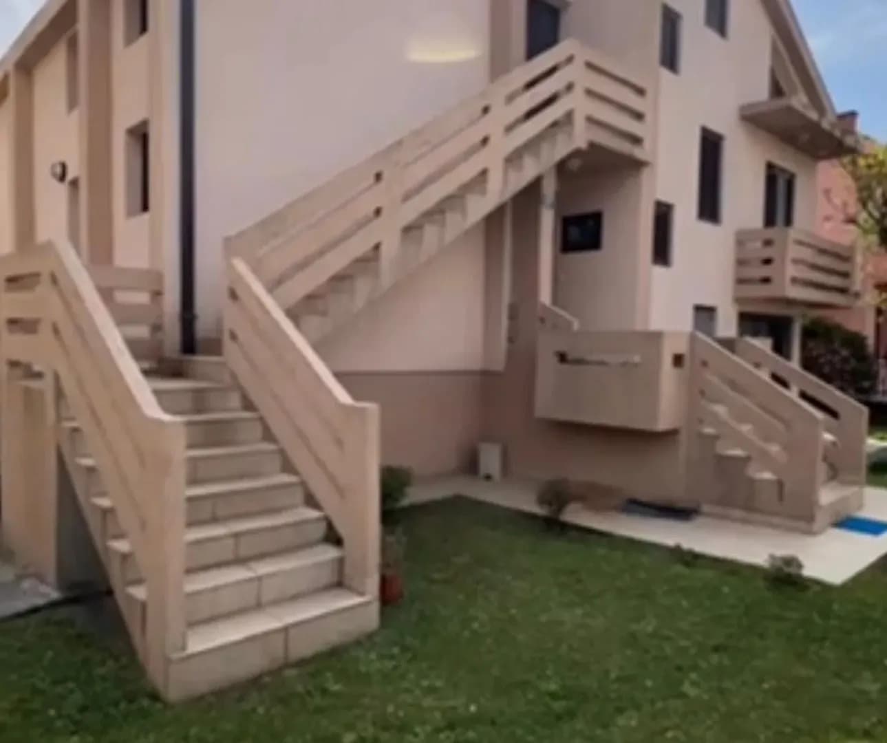 Prodaja, Kuća ili Vila, 300m2, Stari Aerodrom, Podgorica
