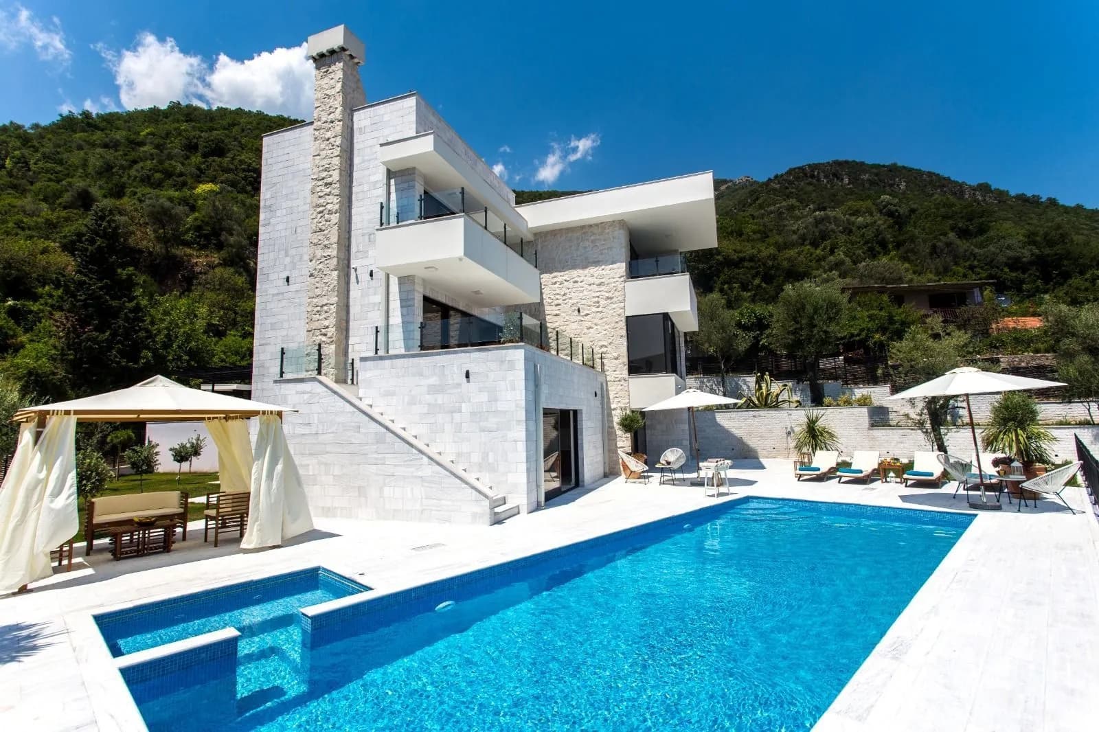 Prodaja, Kuća ili Vila, 360m2, Đenovići, Herceg Novi