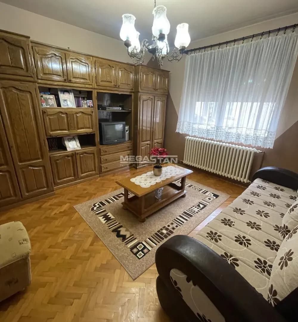 Prodaja, kuća 363 m2, Centar, Zrenjanin, Srednje-Banatski Okrug