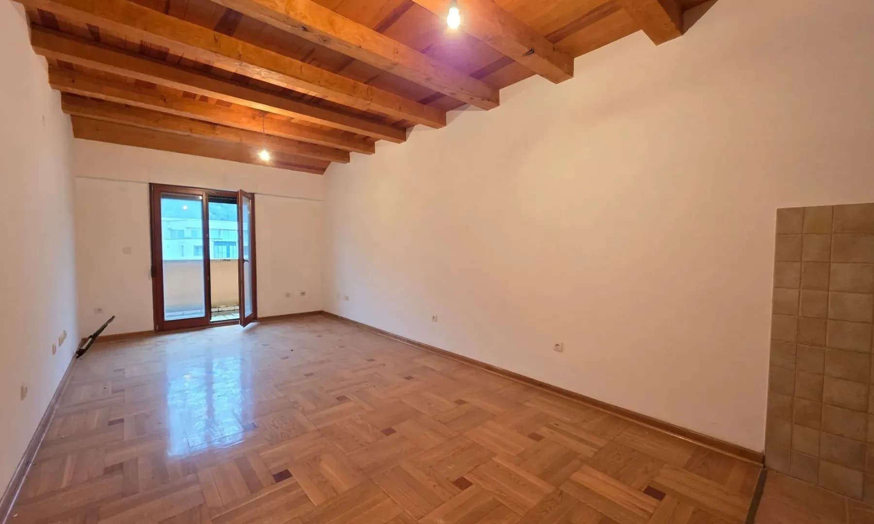 Prodaja novog trosobnog apartmana 96m² – Rozino, Budva