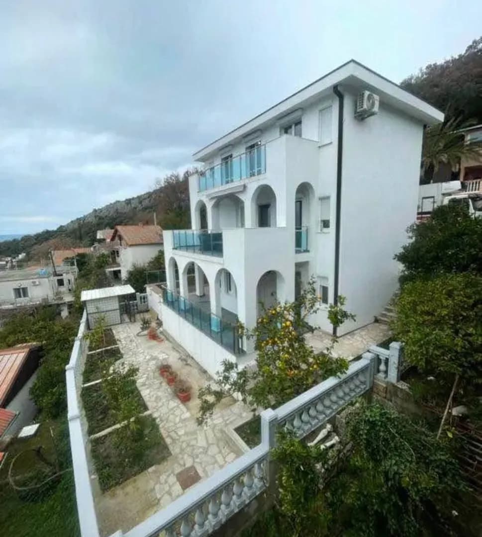 Prodaja, Kuća ili Vila, 330m2, Kruče, Ulcinj