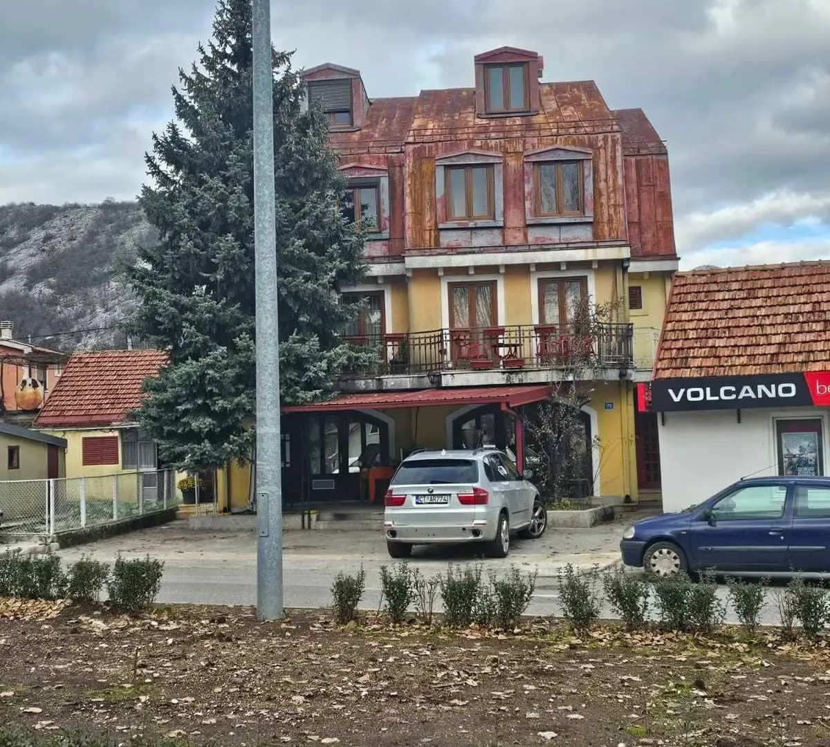 Kuca Cetinje 640m2
