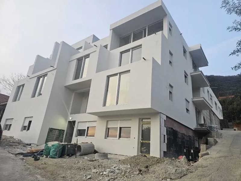 Prodaja, dvosoban stan u Kumboru od 60 m2 153.500e