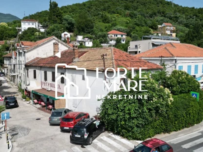 Kuća u Herceg Novom, naselje Zelenika