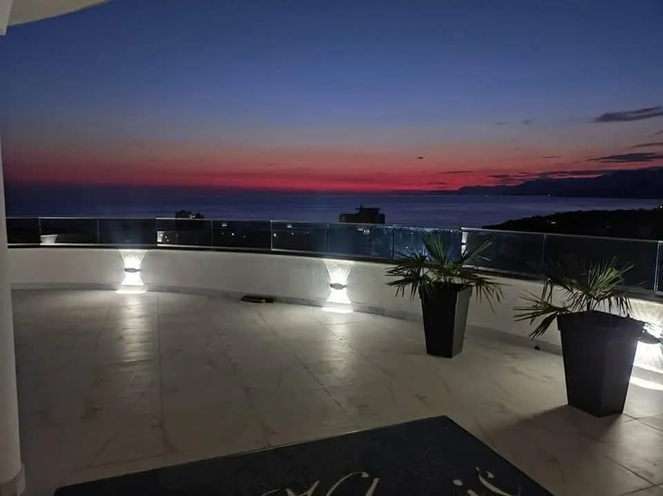 Prodaja, Kuća ili Vila, 350m2, Centar, Bar