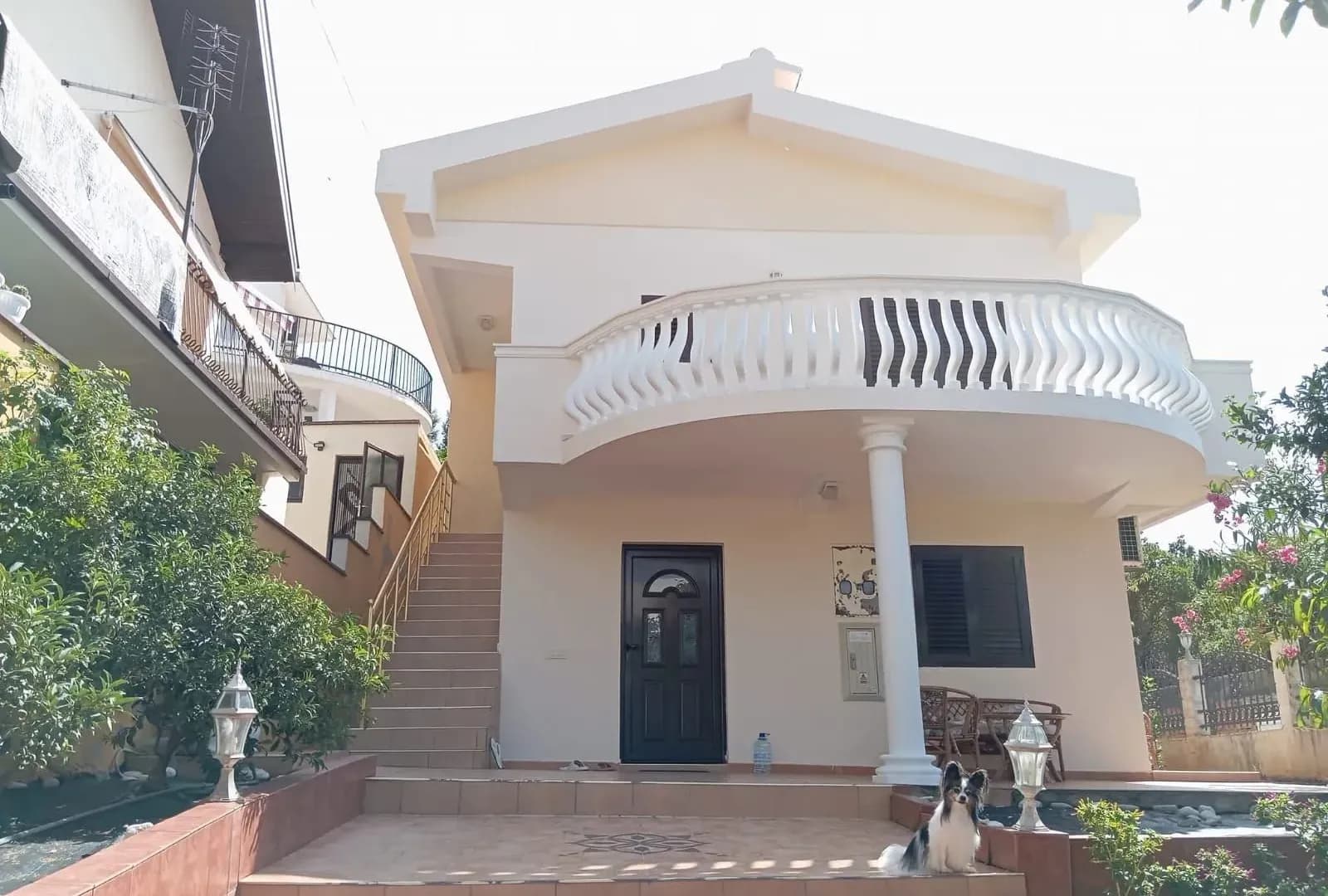 3-Bedroom House with Garden, 5–7 Minutes to the Beach – Utjeha, Montenegro