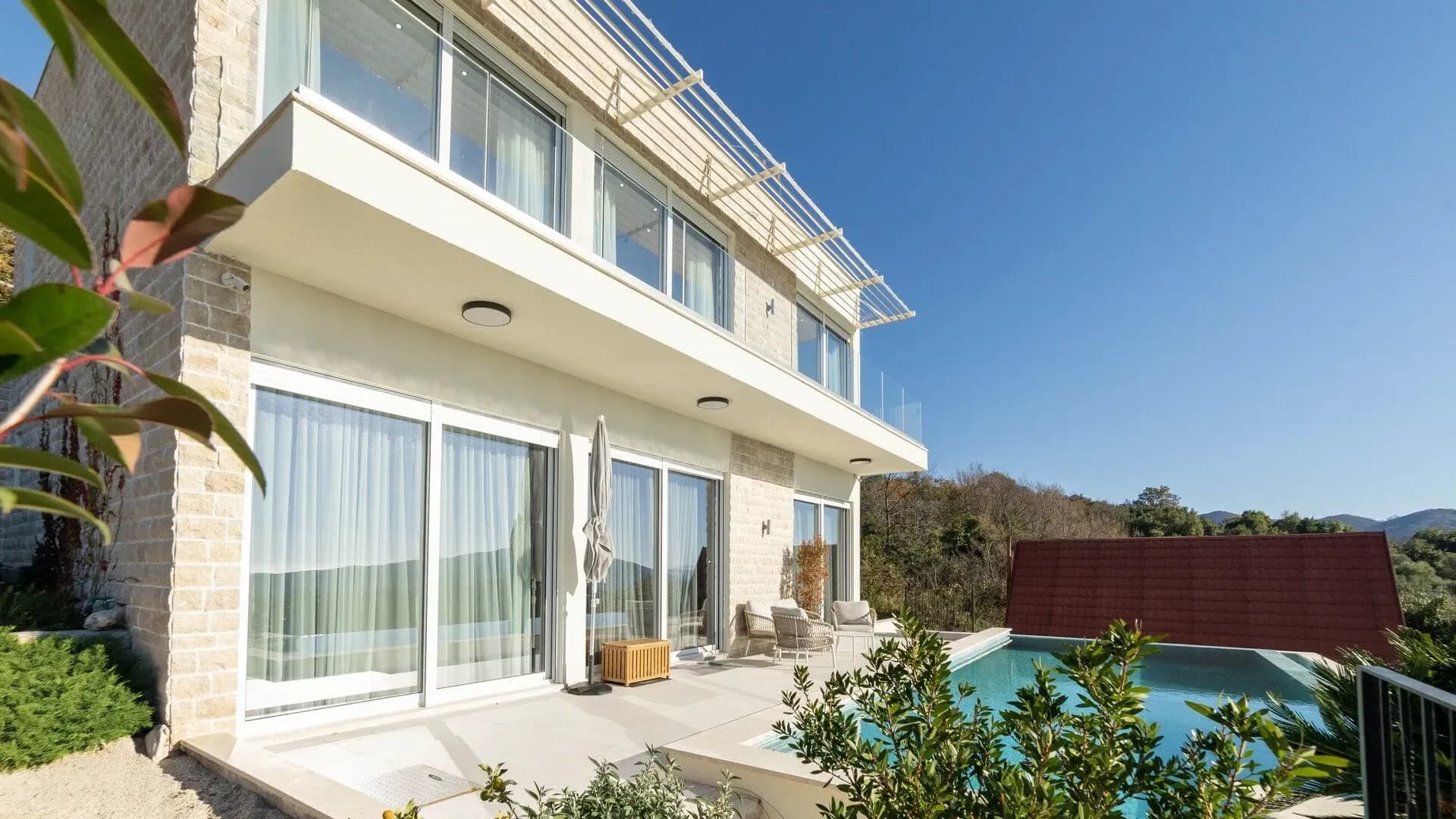 Contemporary 4 bedroom Villa Podi