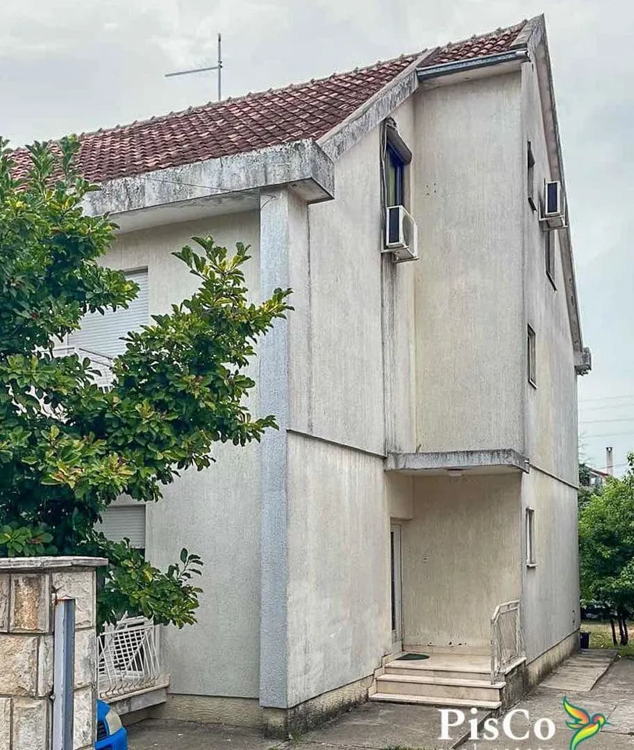 Kuća sa 4 stambene jedinice, 320m2, Zagorič, Podgorica